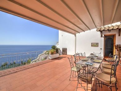 Three Bedroom Praiano Villa Luxury Huge Terraces